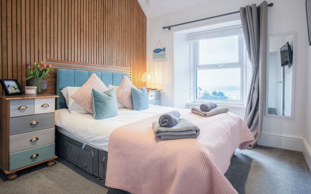 Swn Y Mor - 4 Bedroom Apartment - Saundersfoot