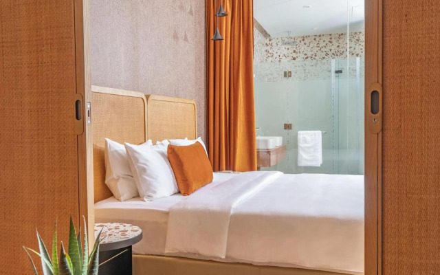 The House Hotel Al Khiran
