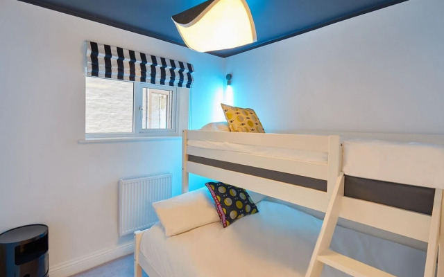 Host Stay The Artists Pad Too