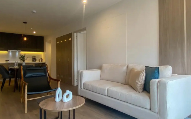 w Marvelous 1BR With View in Miraflores