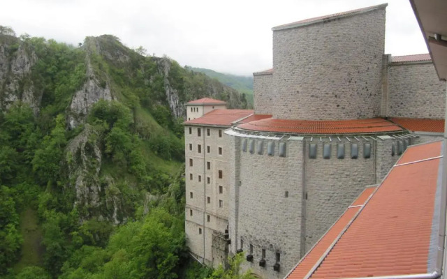 Iraipe Santuario De Arantzazu Hotel