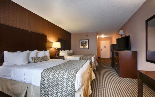 Best Western Plus University Inn Steubenville - CLOSED