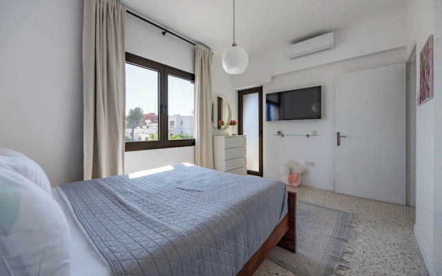 Trygoni Court - Elegant Downtown 3-bdr Apartment