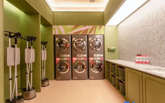 Orange Hotel (Nanjing Liuhe Longchi Metro Station)