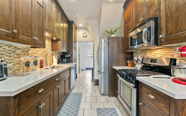 Lyndale Pleasant Getaway