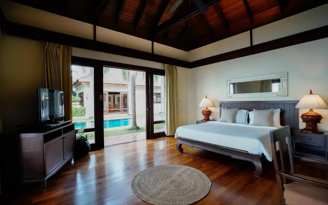 Miskawaan Beachfront Villas