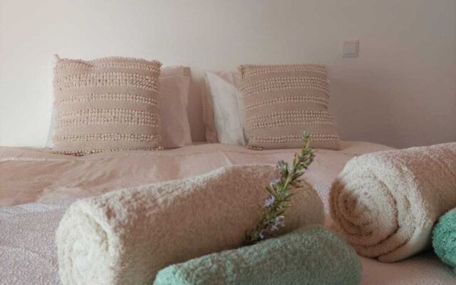 Stunning 8-bed Villa in Estoi