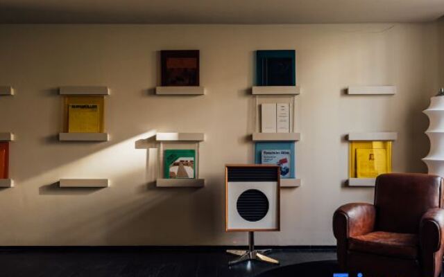 Owspace H & Joyland Inn