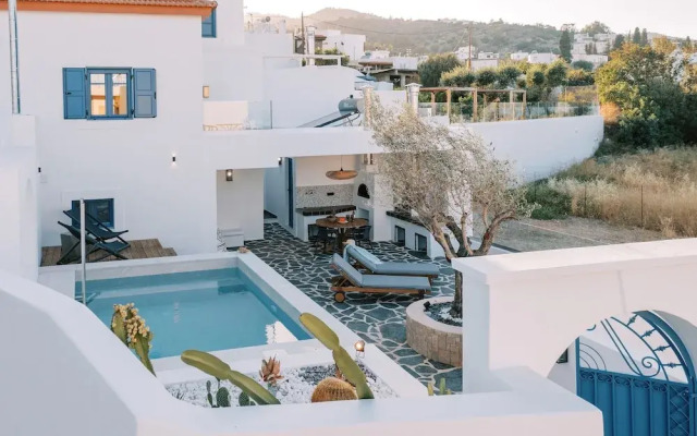 Kalathos Square Luxury Suites
