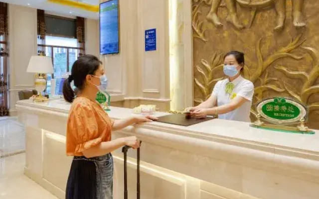 Vienna International Hotel (Yunmeng Longgang Road)