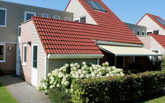 Holiday Home With Roof Terrace at Veerse Meer