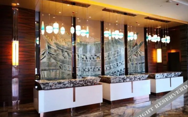 Qianlong Hotel