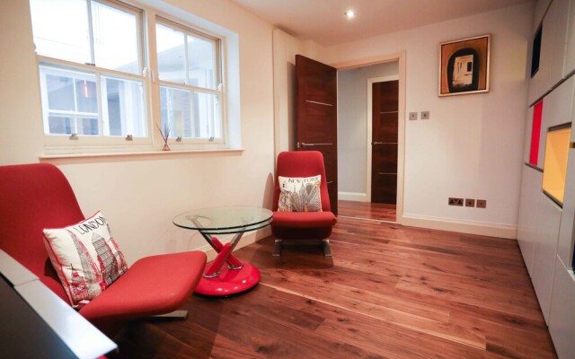 Lovely 2 Bed Flat in Warren Street