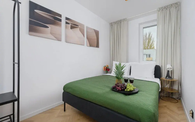 Lumina spacious apartment in Warsaw