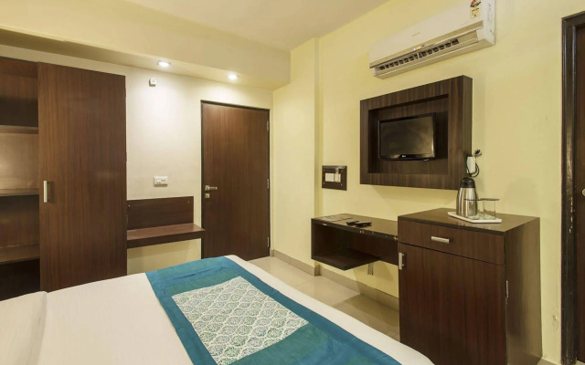 OYO 2048 Hotel Le Grand