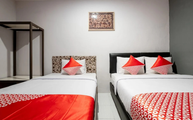 Crown Residence by OYO Rooms