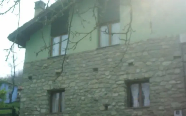Casa De Aldea La Fuentona