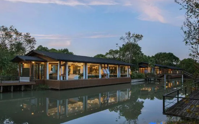 Mulin Riverside Hotel