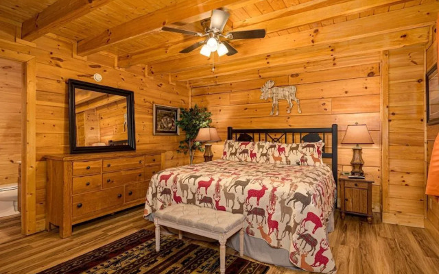 MooseBehaving - Two Bedroom Cabin