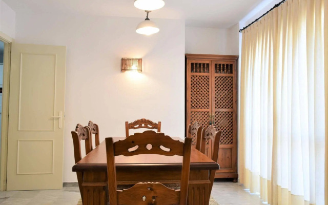 Apartamentos y Casas Serinamar Marbella