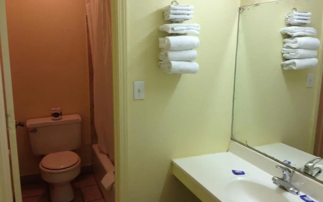 Super 7 Inn Siloam Springs