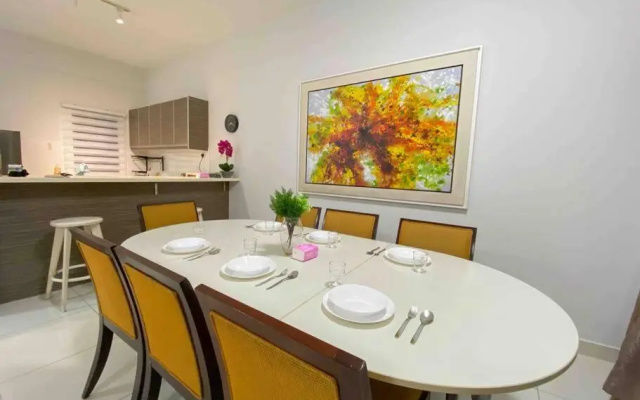 Setiawalk Puchong Penthouse 8-10Pax 4R3B – Business – Puchong
