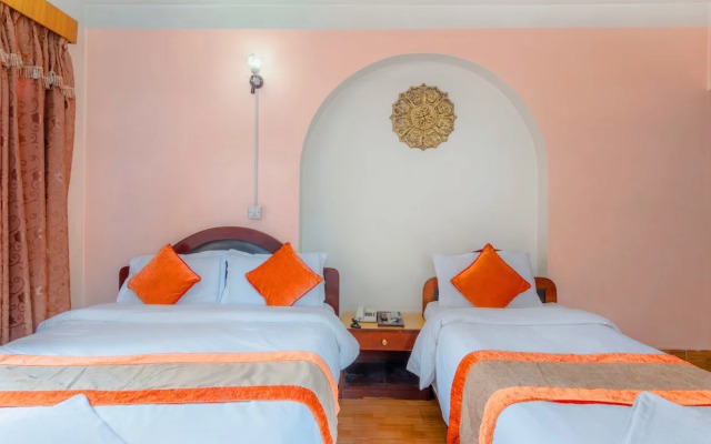 Hotel River Holiday Inn