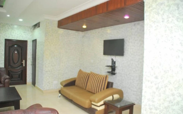 Tobby Royal Suites
