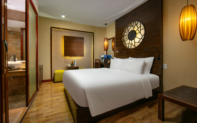 Oriental Suites Hotel & Spa