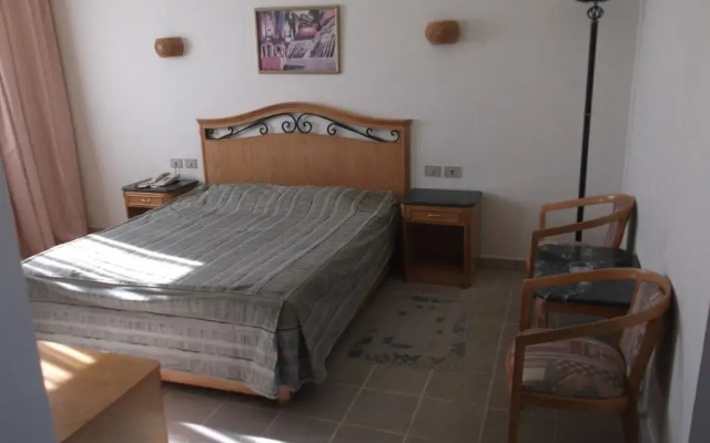 Queen Sharm View Resort