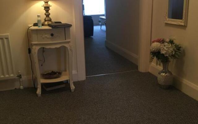 Silverhill House Apartment