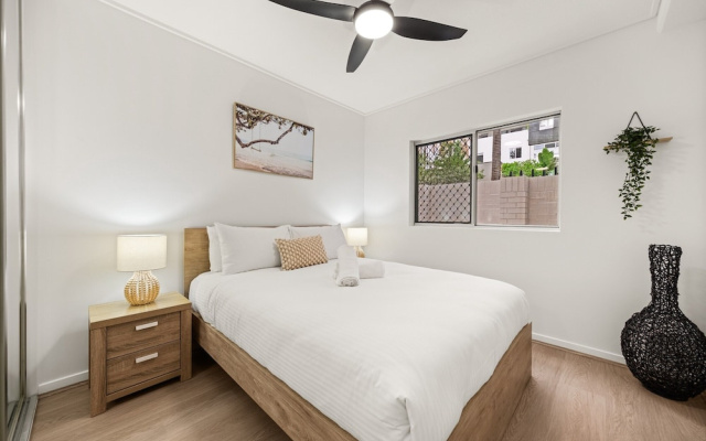 Vibrant 2-bed Apartment With Pool and Gym Access – Guest Rooms – Brisbane