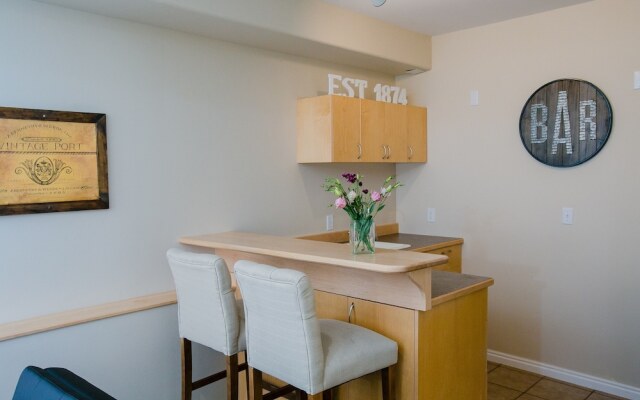 Nederland Getaway 4 Bedroom Home by RedAwning