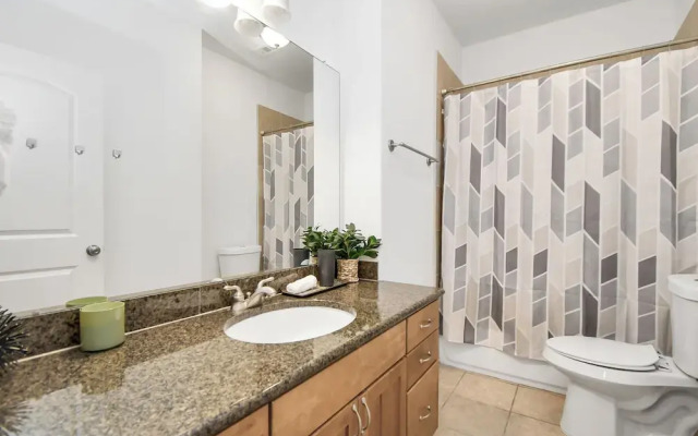 Lux Galleria Home-5BR Roof Deck