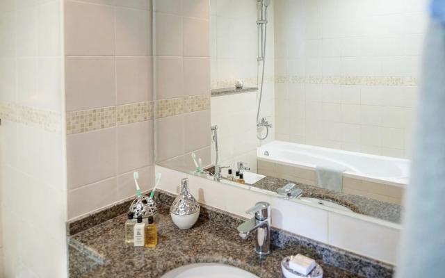 Dream Inn Apartments - Bay Central