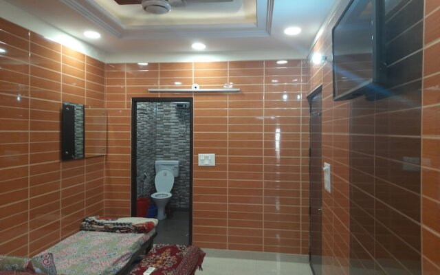 Room in Guest Room - Luxury Private Flat In Lajpat Nagar With Attached Kitchen Kitchen 92,121,74700