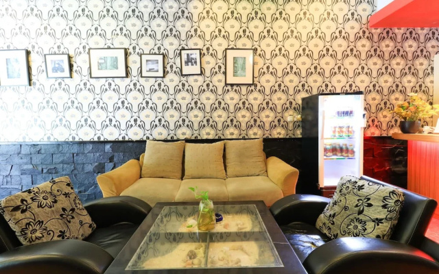 Labuana Homestay & Cafe Garden by ZUZU