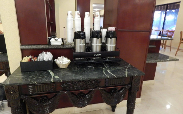 North Miami Beach Gardens Inn & Suites