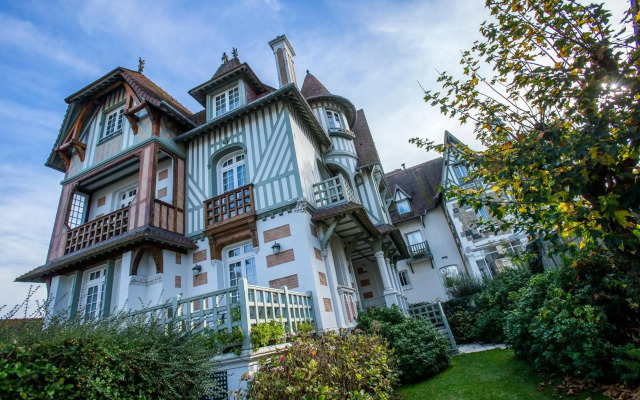 Villa Augeval Hôtel & Spa