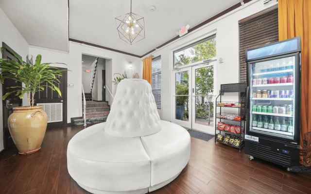 Tradewinds Apartment Hotel