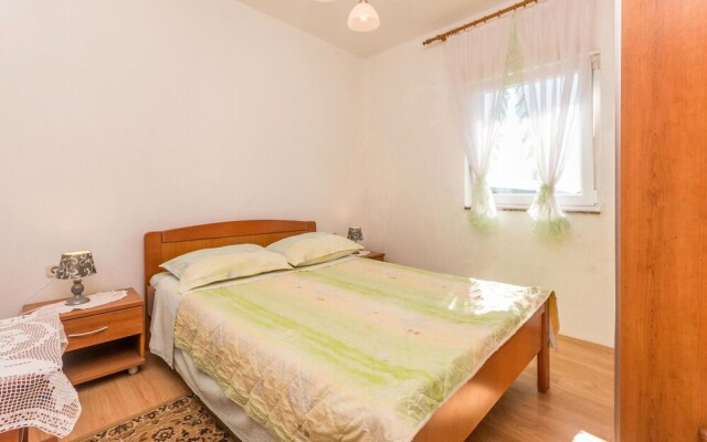 Nice Home in Sukosan With 4 Bedrooms and Wifi