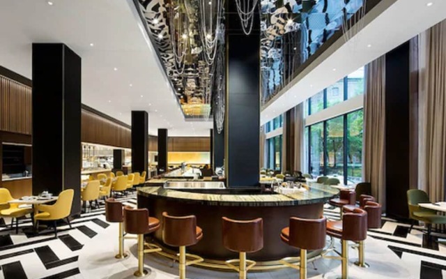 Fairmont The Queen Elizabeth Gold Experience