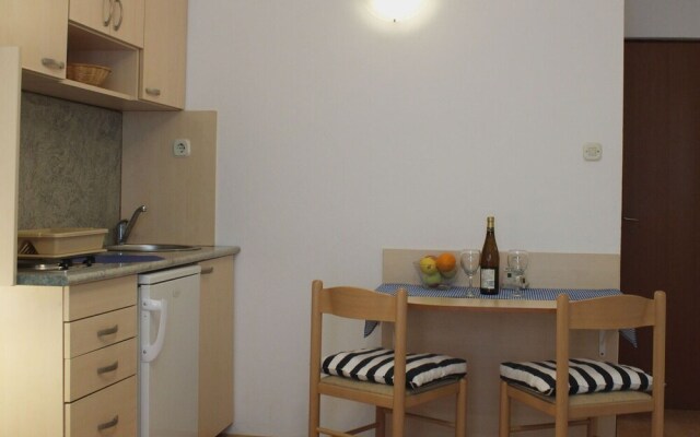 Lina - 30m From the Beach - SA6