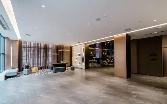 Homeinn Plus（Bei 'an Bus Station）