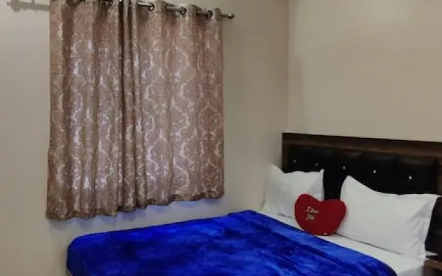 Rose garden enclave for families