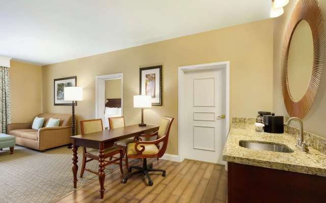 Embassy Suites by Hilton Savannah