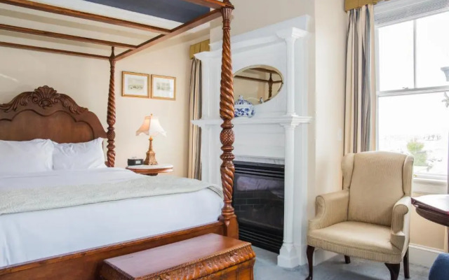 Almondy Inn