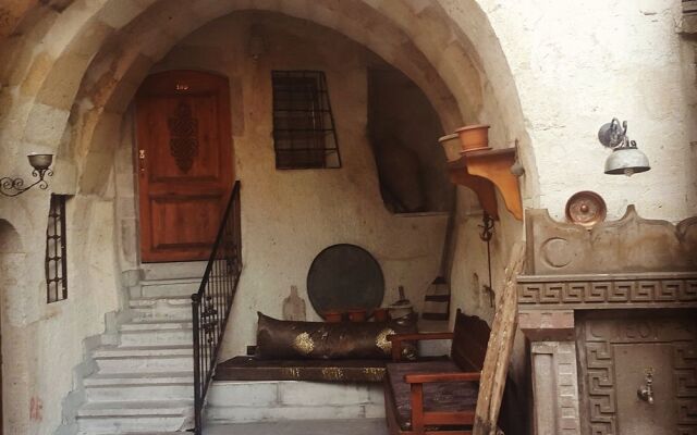 Charming Cave Hotel