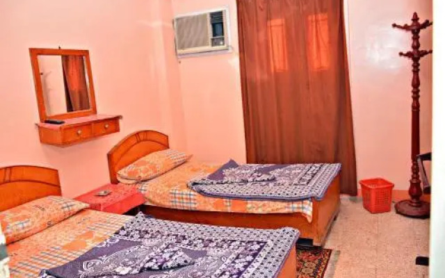 Fontana Luxor Hostel