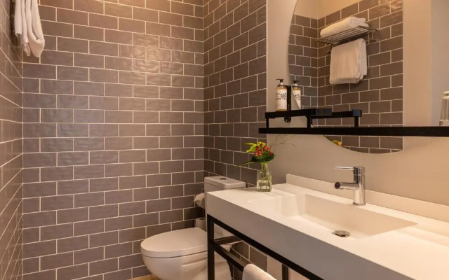 Pestana Fisherman Village